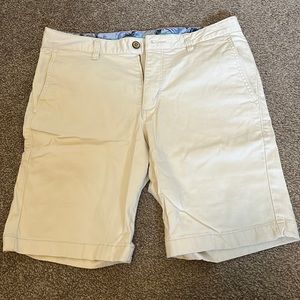 Men’s Tommy Bahama khaki shorts